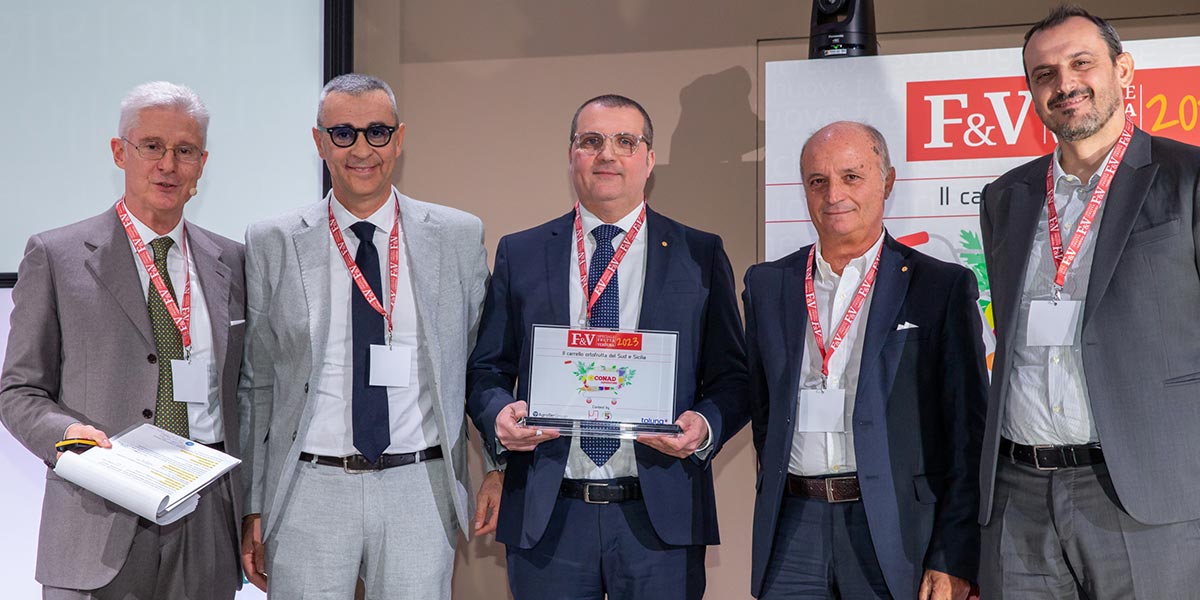 Da sinistra: Roberto Della Casa - Agroter, Michele Capoccia, Responsabile Ortofrutta PAC 2000 A, Gianmarco Guernelli - Responsabile Orofrutta Conad Nazionale, Mauro Fedeli - Responsabile Ortofrutta Conad Adriatico, Marco Barilli - Toluna